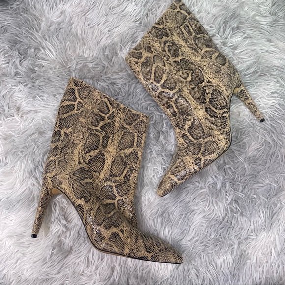 Express Snakeskin Embossed Pointed Toe Asymmetrical Shaft Booties Size 9 - Picture 1 of 8
